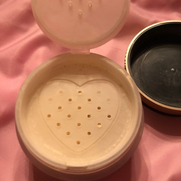 Too Faced Born This Way Ethereal Setting Powder - Picture 3 of 4